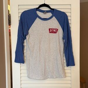 ✨ ACME Feed & Seed Nashville TN Blue & Gray Baseball Tee Size Small EUC ✨
